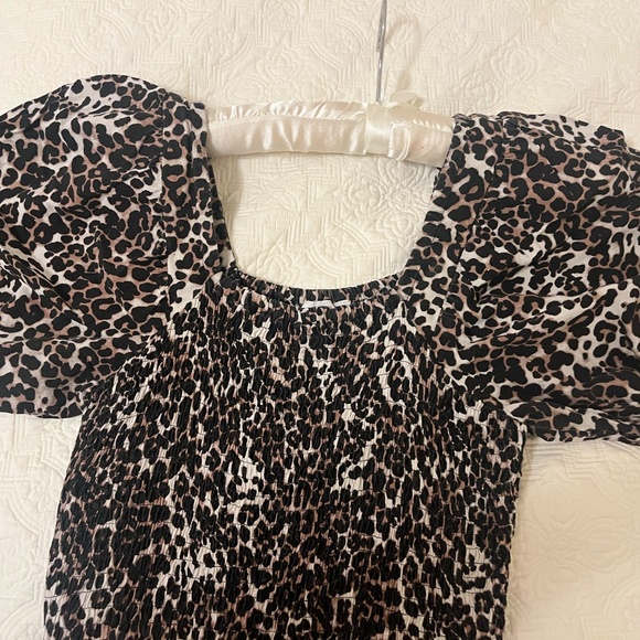 Women's Animal Print Front-Slit Midi Dress - Picture 3 of 6